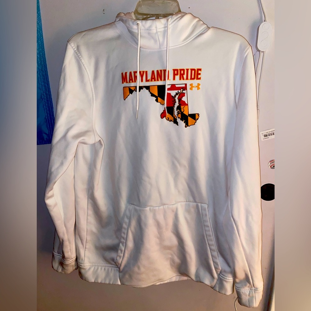White Woman’s underarmour Maryland sweatshirt size XL